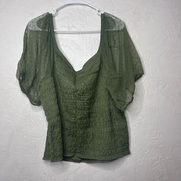 Torrid Top Size 4x or 26 Green Dot Mesh Square Neck Smocked Crop - Picture 5 of 7